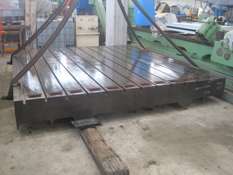 3500X3235 Piano con cave a T 